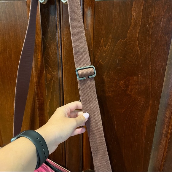 Red Longchamp Travel Tote with Trolley Strap - Picture 5 of 6